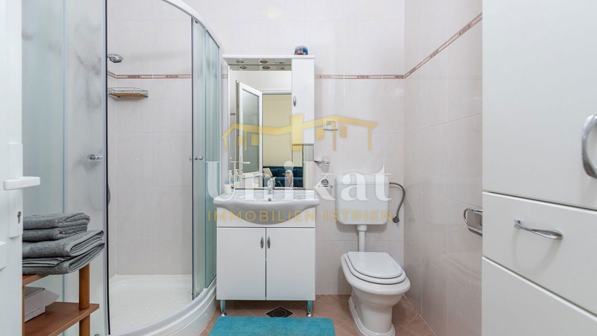 Luksuzna hiša - prvi vrsti ob morju